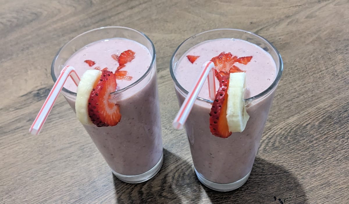 Strawberry Banana Oatmeal Smoothie